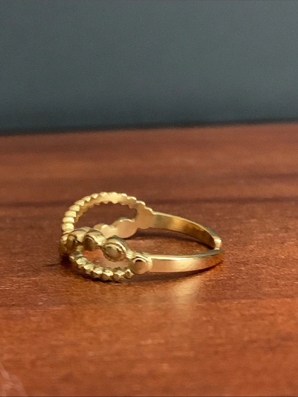 NWT Gold tone wavy textured ring size 7